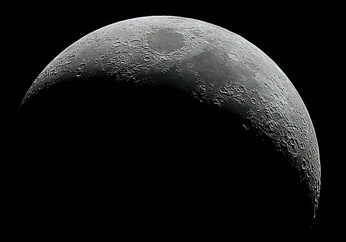 Луна. Освещенность 23,5%. Ратомка. 19 мая 2018 года.
